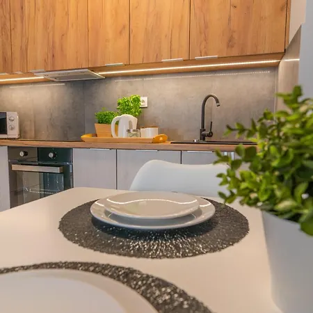 Homely Place Blisko Starego Rynku - Parking Apartment
