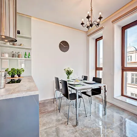 Homely Place Blisko Starego Rynku - Parking Poznaň