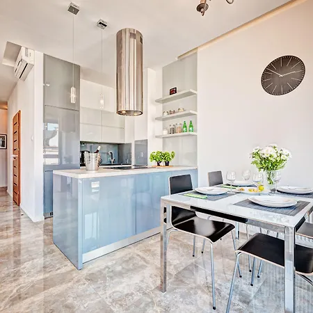 Homely Place Blisko Starego Rynku - Parking Apartmán