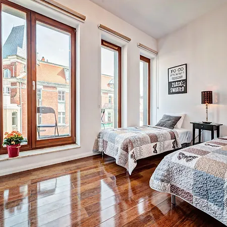 Homely Place Blisko Starego Rynku - Parking アパート ポズナン